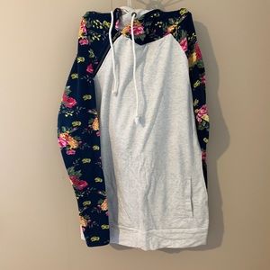 Mindy Maes Double Hood